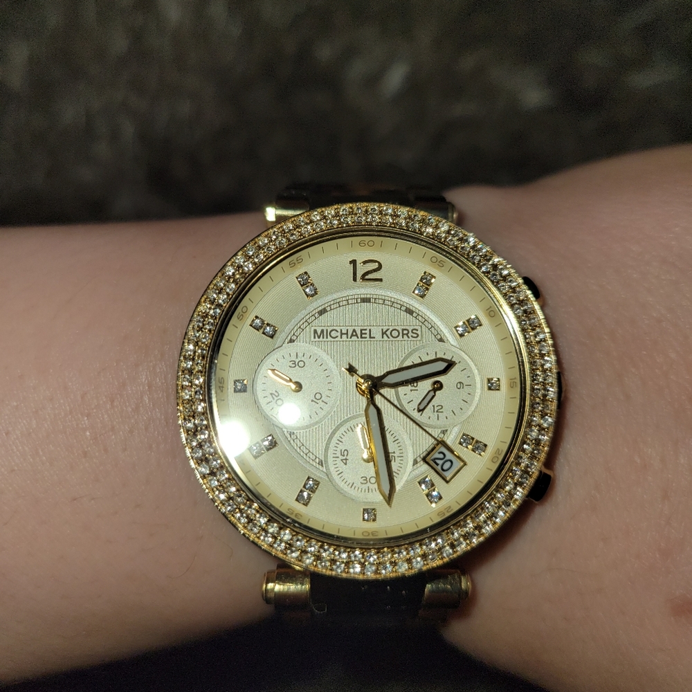 MK ROUND CRYSTAL WATCH - Picture 4 of 5